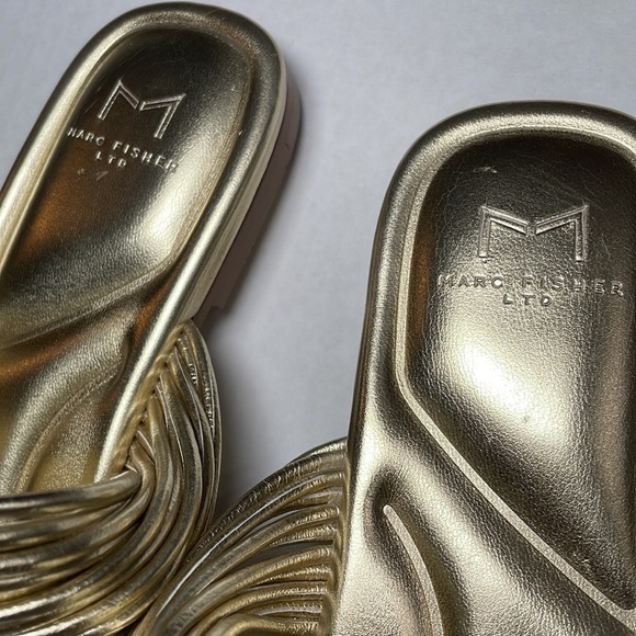 MARC FISHER LTD Tanya Gold Thong Slide Sandals Cushion Sole Flats Flip Flop 7.5 - Picture 2 of 12